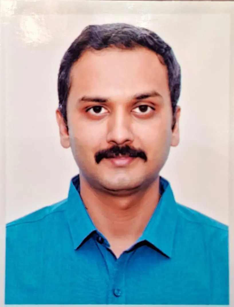 Dr. Muthukumar